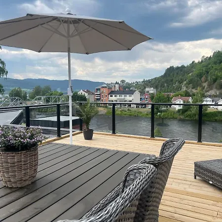 Flott Overnattingsted Med 3 Soverom Og Sentral Beliggenhet 아파트