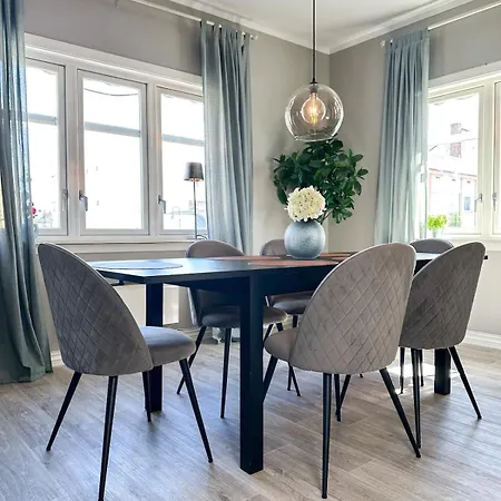 아파트 Flott Overnattingsted Med 3 Soverom Og Sentral Beliggenhet