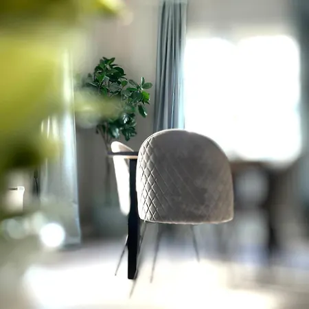 Flott Overnattingsted Med 3 Soverom Og Sentral Beliggenhet 아파트 *