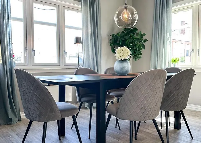 Leilighet Flott Overnattingsted Med 3 Soverom Og Sentral Beliggenhet